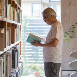 自宅開放型の古書店・BOOKS+コトバノイエ店主に聞く、豊かに暮らせる家づくりとは