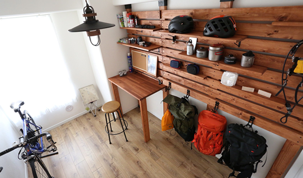 「好きなもの」と暮らす。“アウトドア”の心地よさを感じる部屋